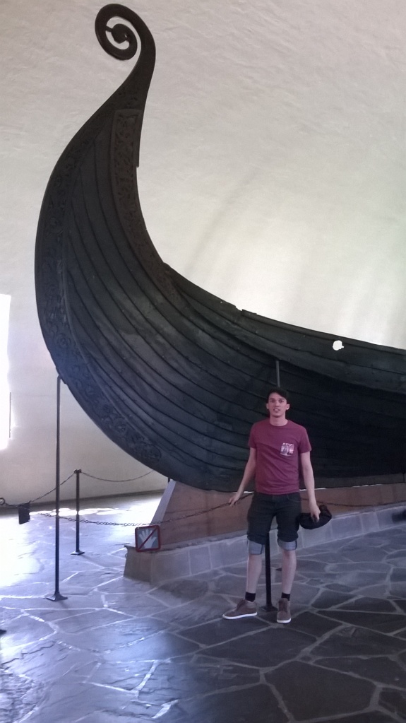 Barco viking bem velho